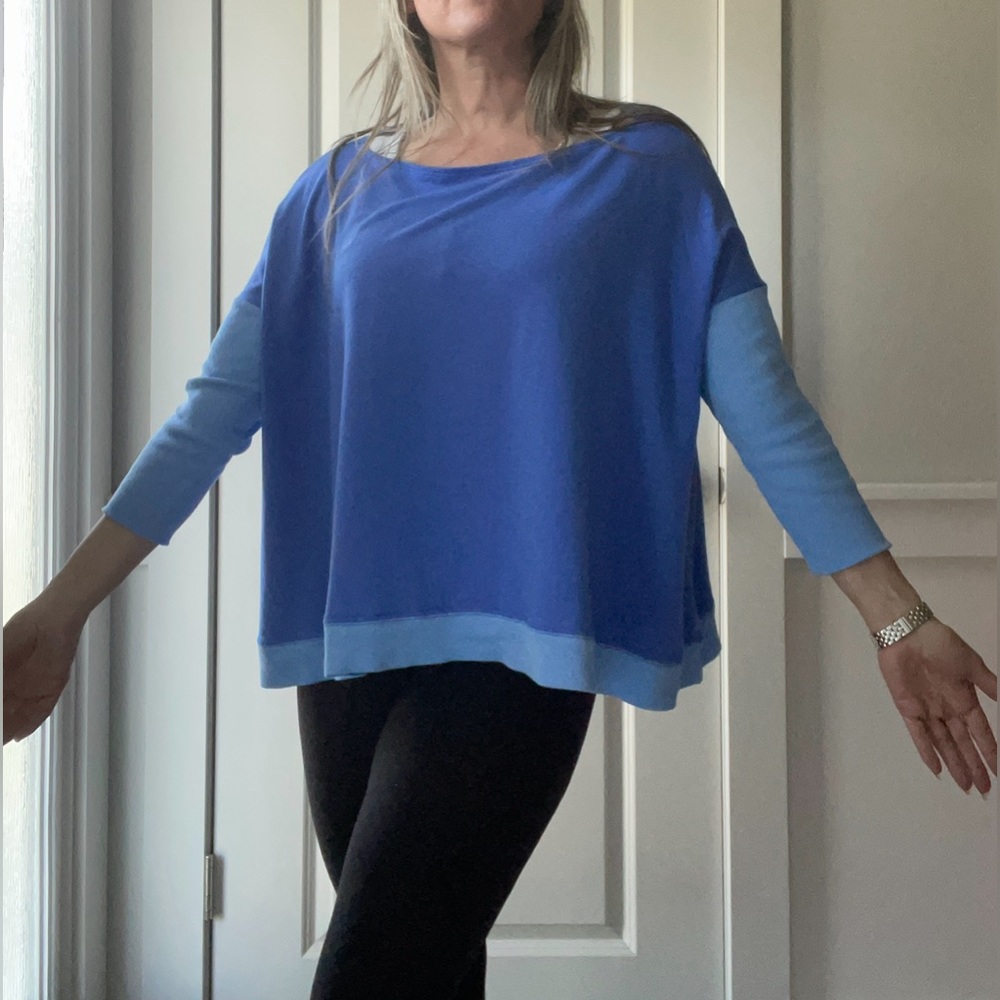 Lilly Pulitzer Lightweight Knit Top||Size S/M|Two-Toned Blue|EUC